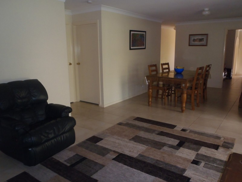 2 Catchpole Close, Dubbo NSW 2830