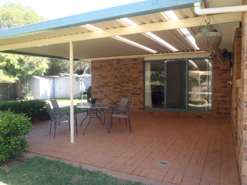 2 Catchpole Close, Dubbo NSW 2830