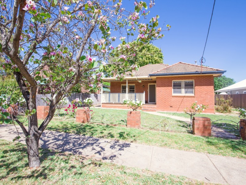 61 Sterling Street, Dubbo NSW 2830