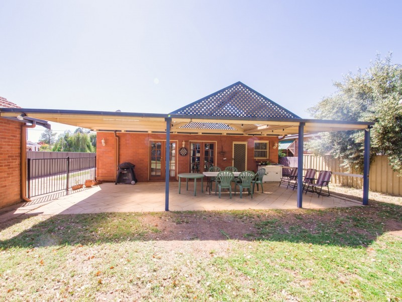 61 Sterling Street, Dubbo NSW 2830