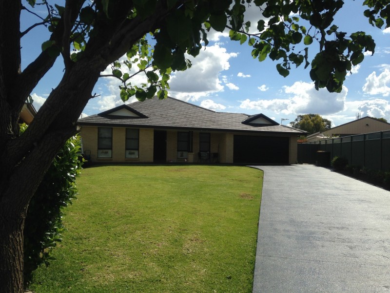 8 Lago Court, Dubbo NSW 2830