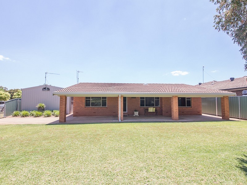 2 Nona Place, Dubbo NSW 2830