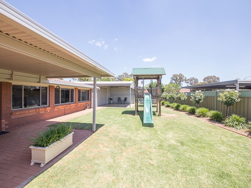 2 Nona Place, Dubbo NSW 2830