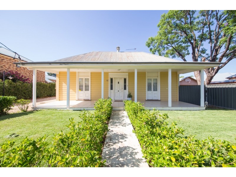 75 Bultje Street, Dubbo NSW 2830