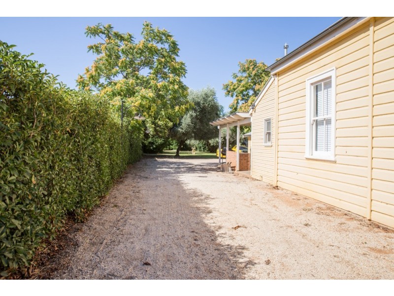75 Bultje Street, Dubbo NSW 2830
