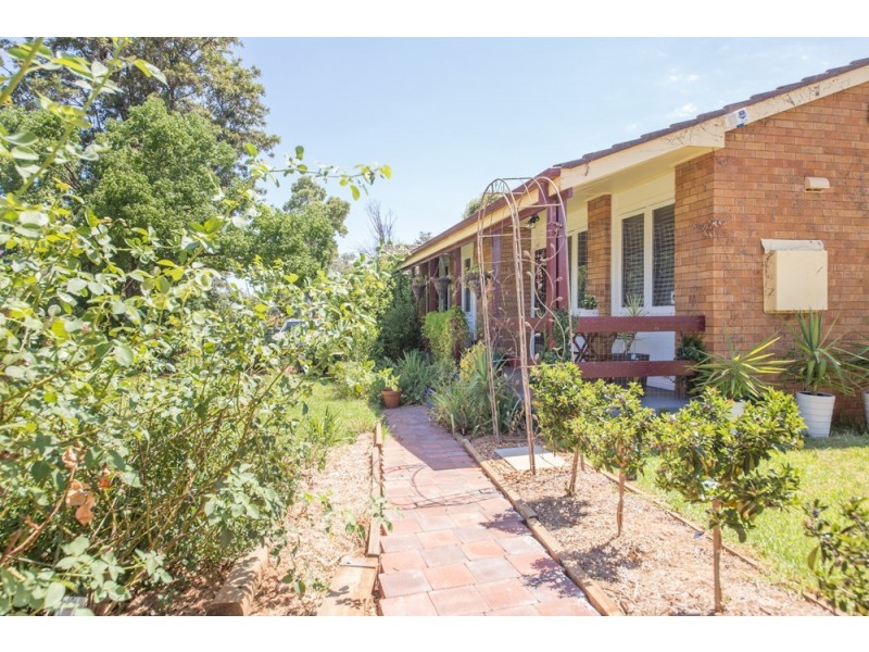 4 Armstrong Crescent, Dubbo NSW 2830