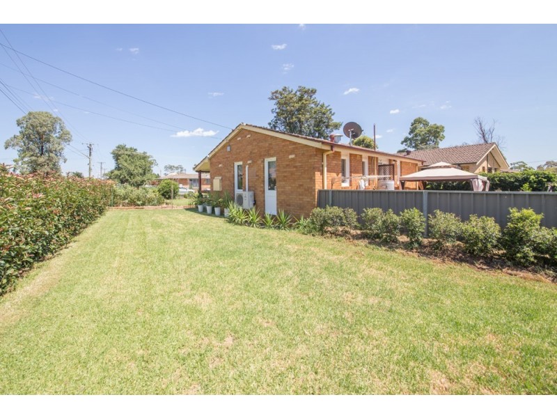 4 Armstrong Crescent, Dubbo NSW 2830