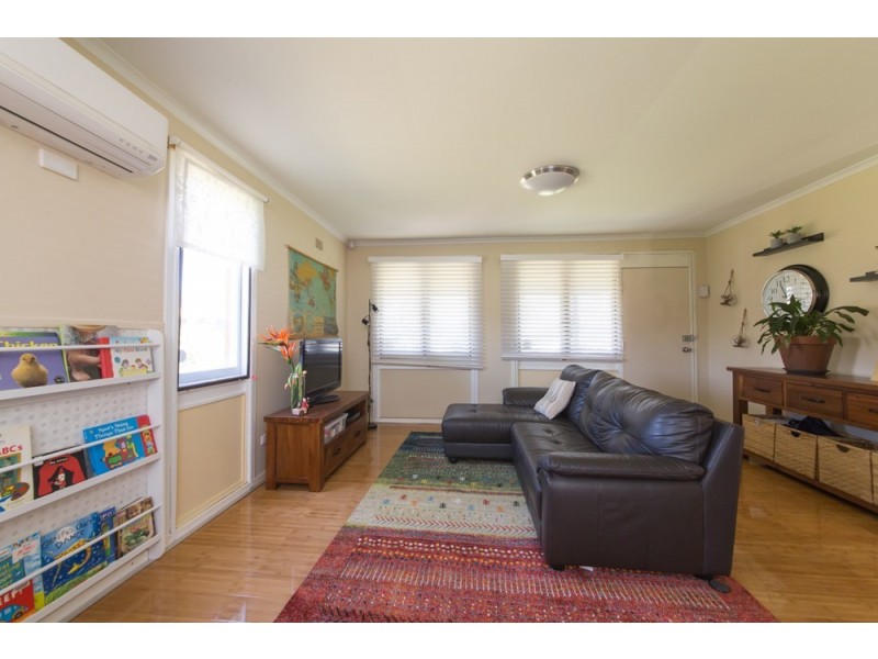 4 Armstrong Crescent, Dubbo NSW 2830
