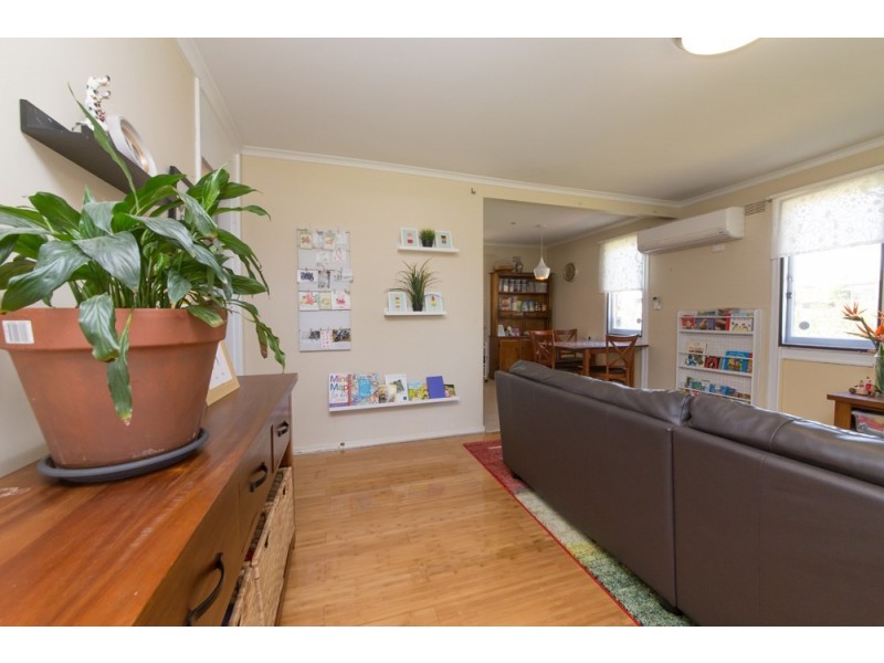 4 Armstrong Crescent, Dubbo NSW 2830