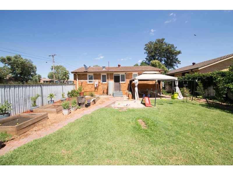 4 Armstrong Crescent, Dubbo NSW 2830