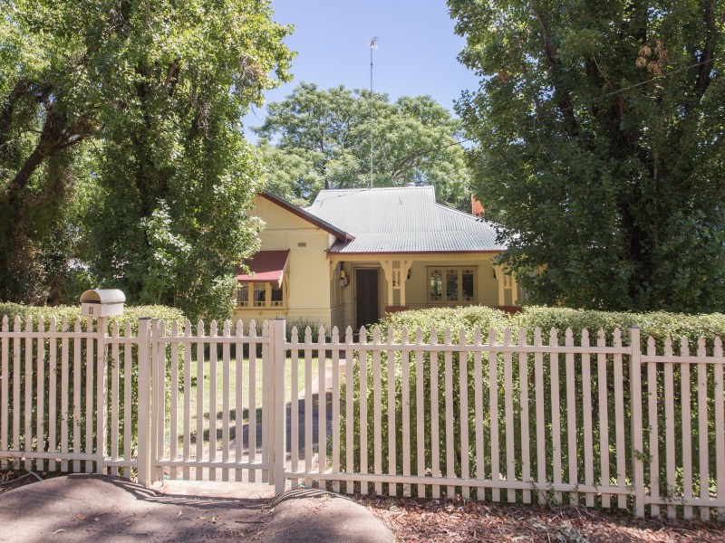 11 Dalton Street, Dubbo NSW 2830