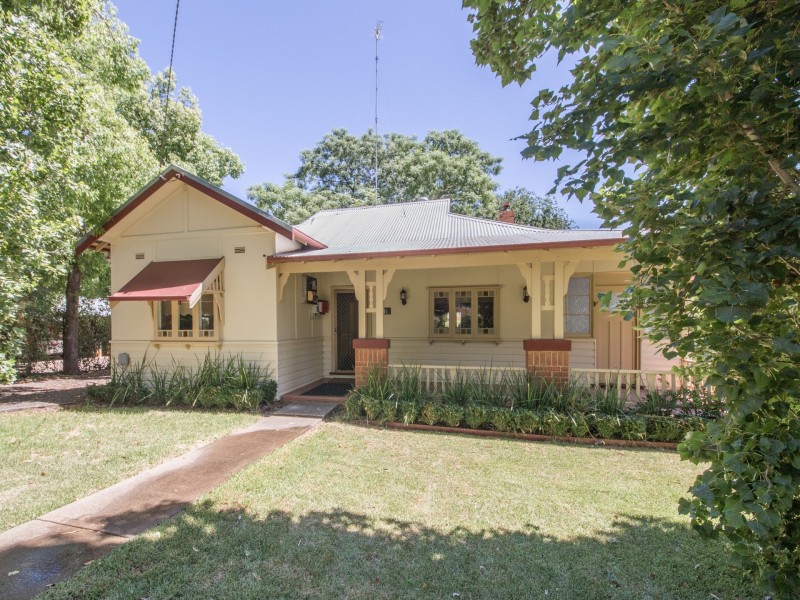 11 Dalton Street, Dubbo NSW 2830