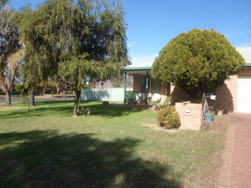 2A Lyons Place, Dubbo NSW 2830