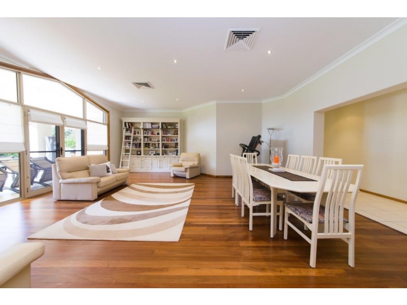 24 Turnberry Terrace, Dubbo NSW 2830