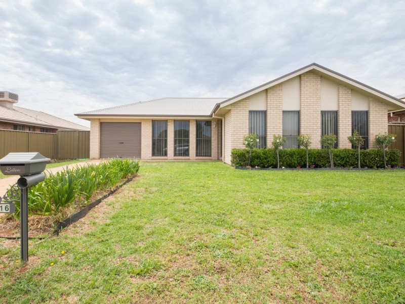 16 Arthur Summons Street, Dubbo NSW 2830