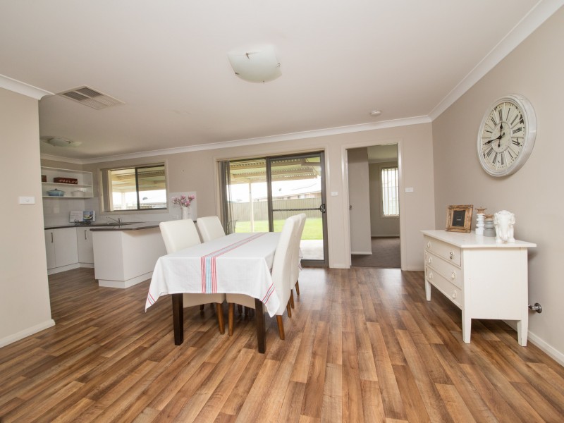 16 Arthur Summons Street, Dubbo NSW 2830