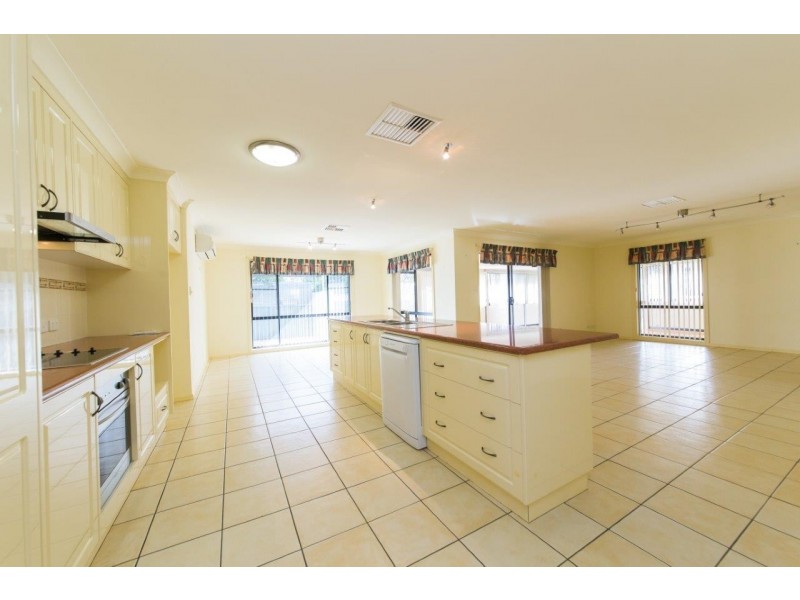 4 Turnberry Terrace, Dubbo NSW 2830