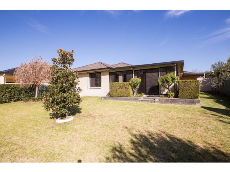 4 Turnberry Terrace, Dubbo NSW 2830