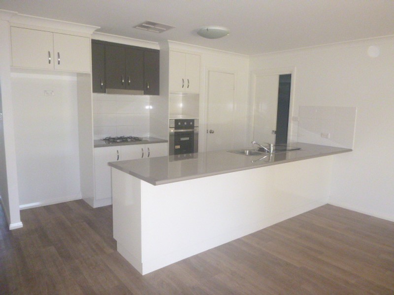 22 Dalbeattie Crescent, Dubbo NSW 2830