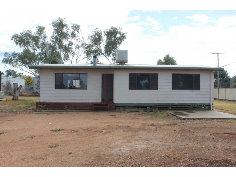 15 Industry Avenue, Narromine NSW 2821