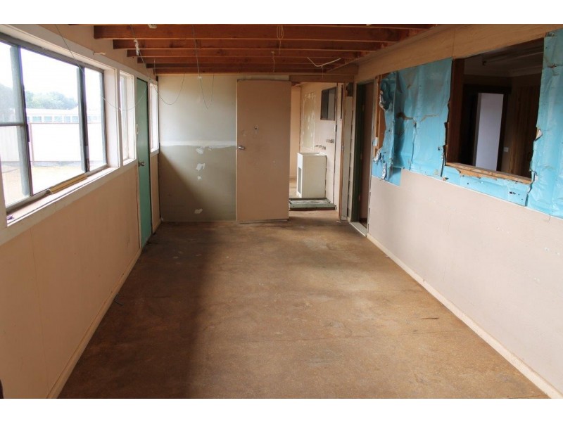 15 Industry Avenue, Narromine NSW 2821