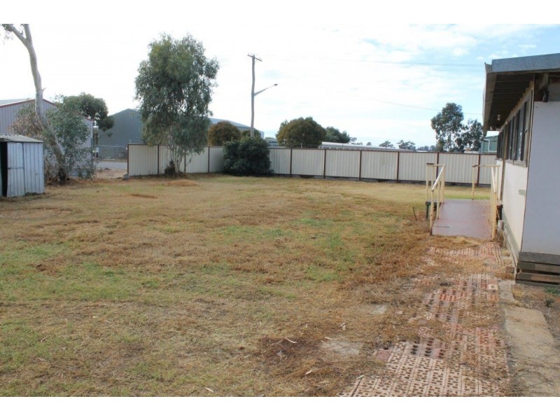 15 Industry Avenue, Narromine NSW 2821