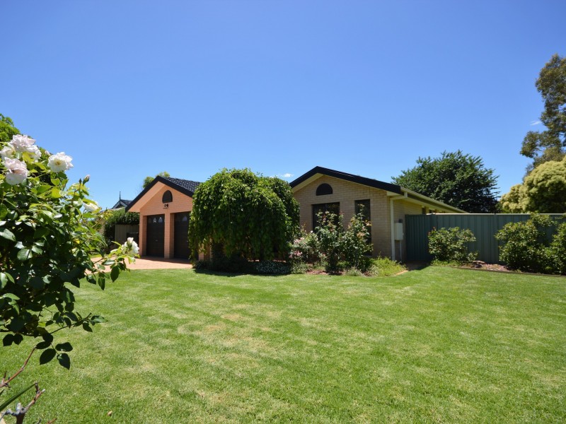 18 Castlereagh Avenue, Dubbo NSW 2830