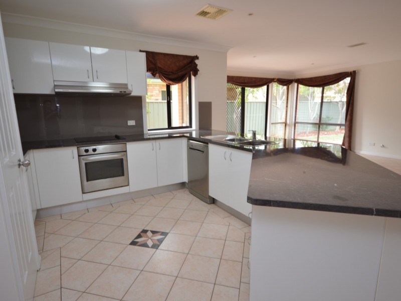 18 Castlereagh Avenue, Dubbo NSW 2830