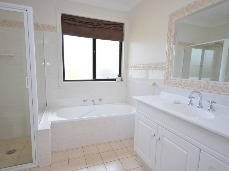 18 Castlereagh Avenue, Dubbo NSW 2830