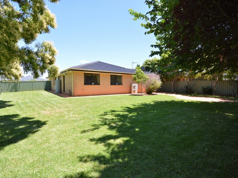 18 Castlereagh Avenue, Dubbo NSW 2830