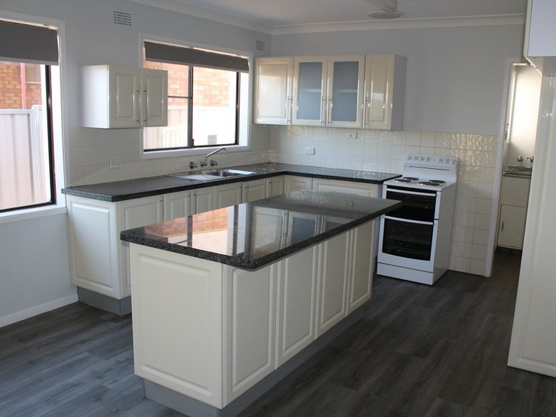 21 Margaret Crescent, Dubbo NSW 2830