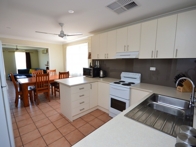 3 Meadowbank Drive, Dubbo NSW 2830