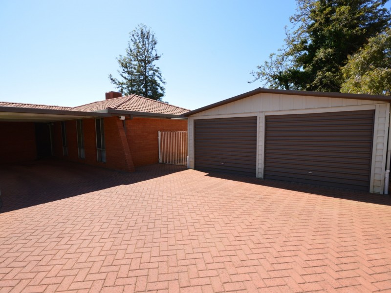 3 Meadowbank Drive, Dubbo NSW 2830