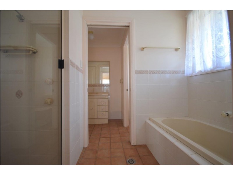 76 Sheraton Road, Dubbo NSW 2830