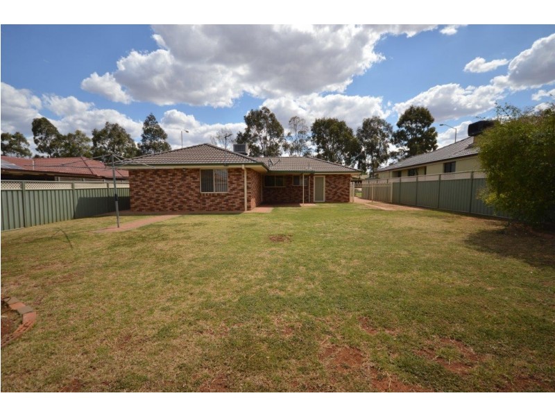 76 Sheraton Road, Dubbo NSW 2830