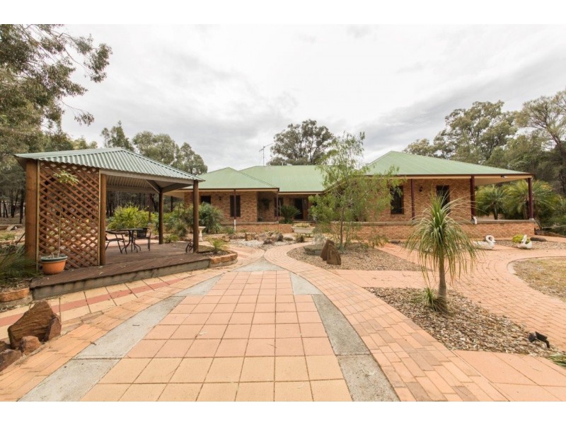 18L Debeaufort Drive, Dubbo NSW 2830