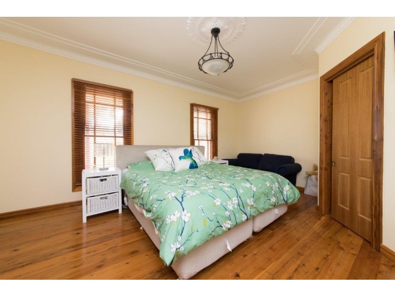 18L Debeaufort Drive, Dubbo NSW 2830