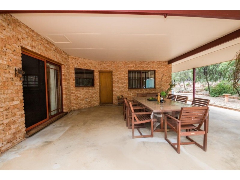 18L Debeaufort Drive, Dubbo NSW 2830