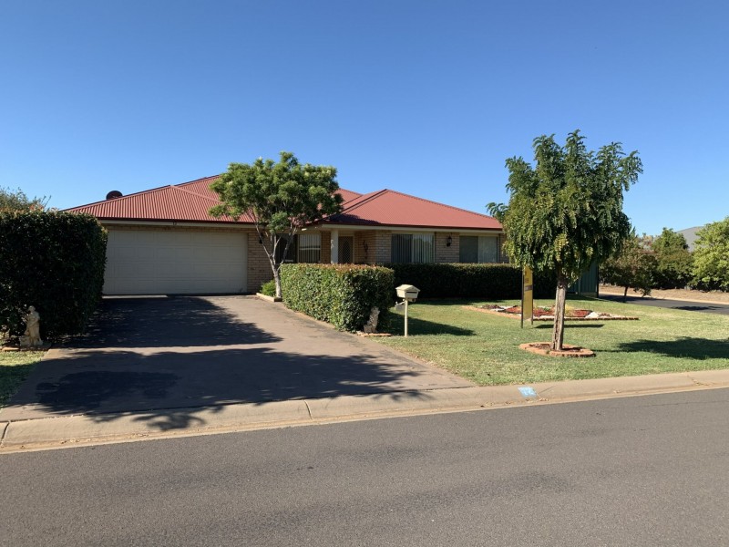 12 Carneige Avenue, Dubbo NSW 2830