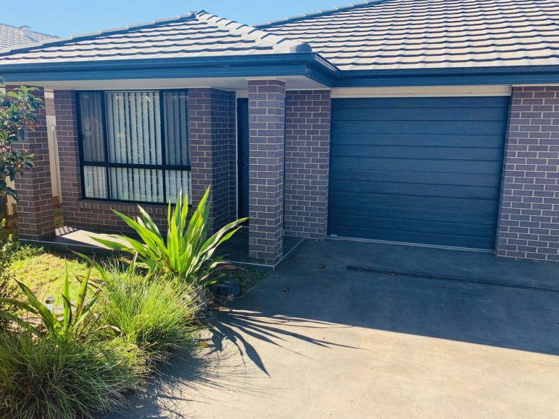 33B Champagne Drive, Dubbo NSW 2830