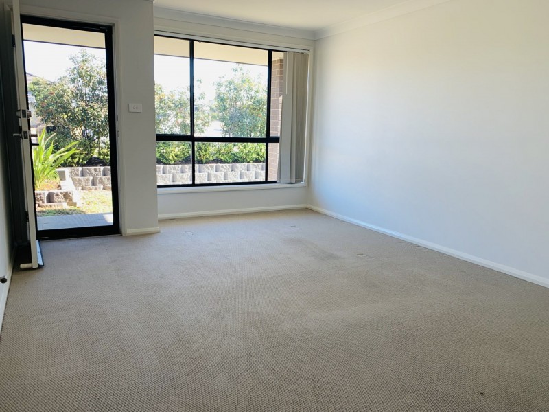 33B Champagne Drive, Dubbo NSW 2830