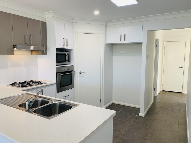 33B Champagne Drive, Dubbo NSW 2830