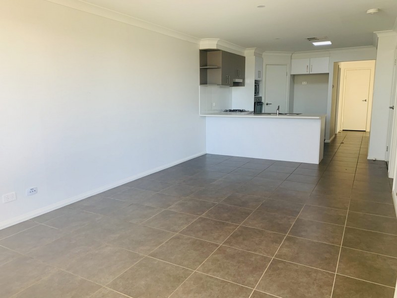 33B Champagne Drive, Dubbo NSW 2830