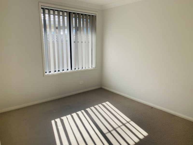 33B Champagne Drive, Dubbo NSW 2830