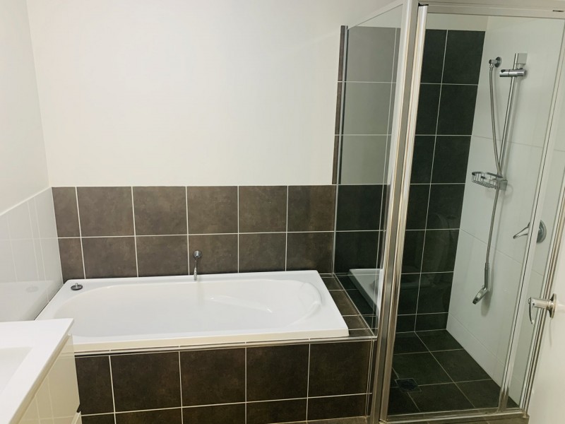 33B Champagne Drive, Dubbo NSW 2830