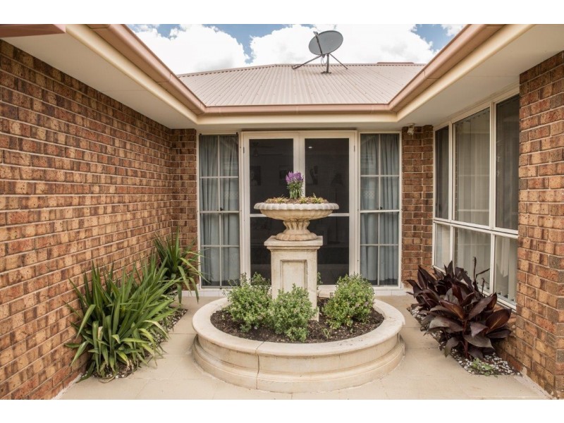 27 St Andrews Drive, Dubbo NSW 2830