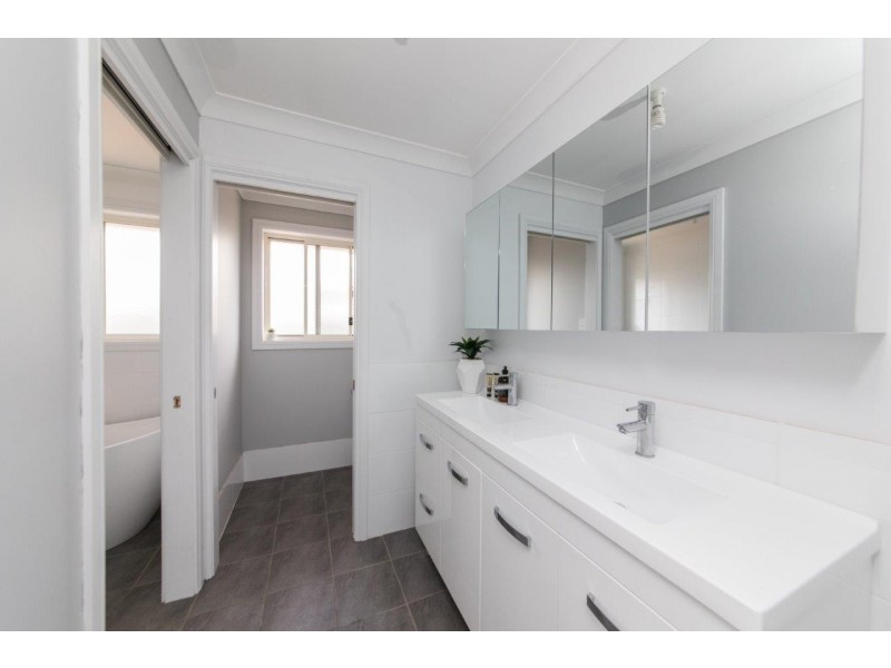 27 St Andrews Drive, Dubbo NSW 2830
