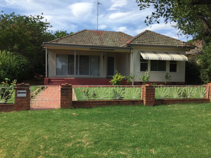 2 Lovett Avenue, Dubbo NSW 2830