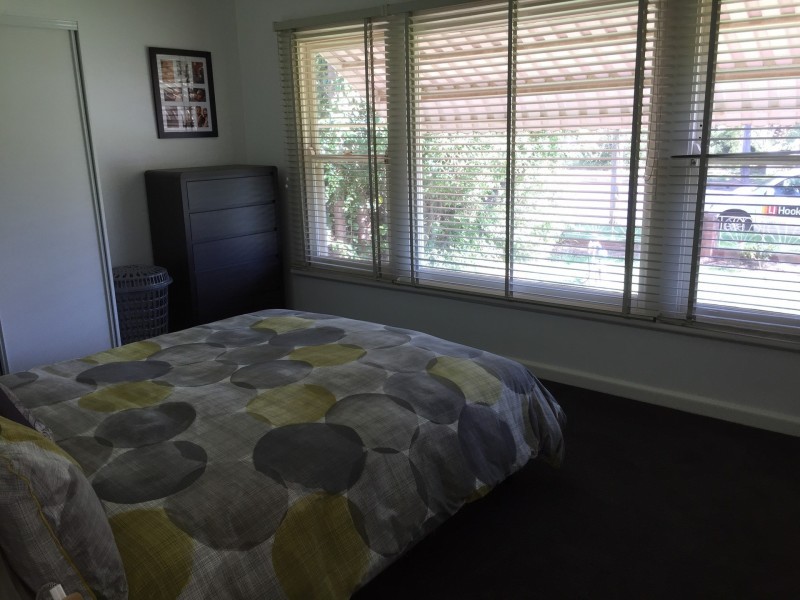 2 Lovett Avenue, Dubbo NSW 2830