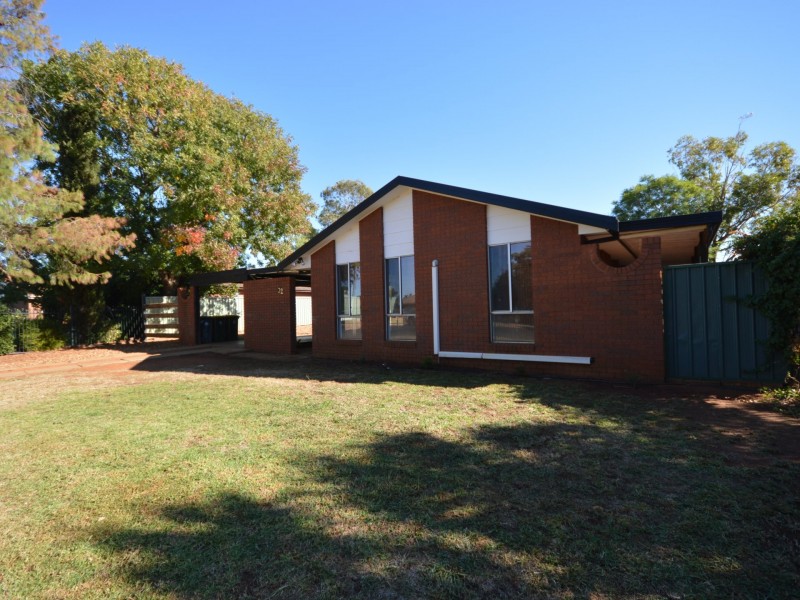 32 Springfield Way, Dubbo NSW 2830